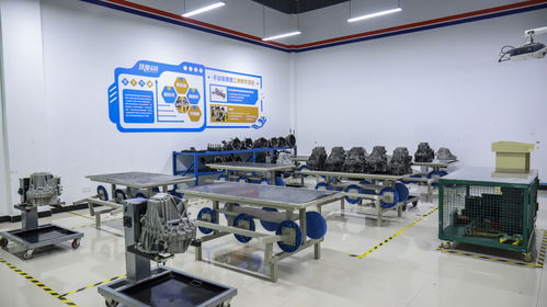 重庆万通汽车学校受邀参加中国 重庆 汽车技术实训中心揭牌仪式